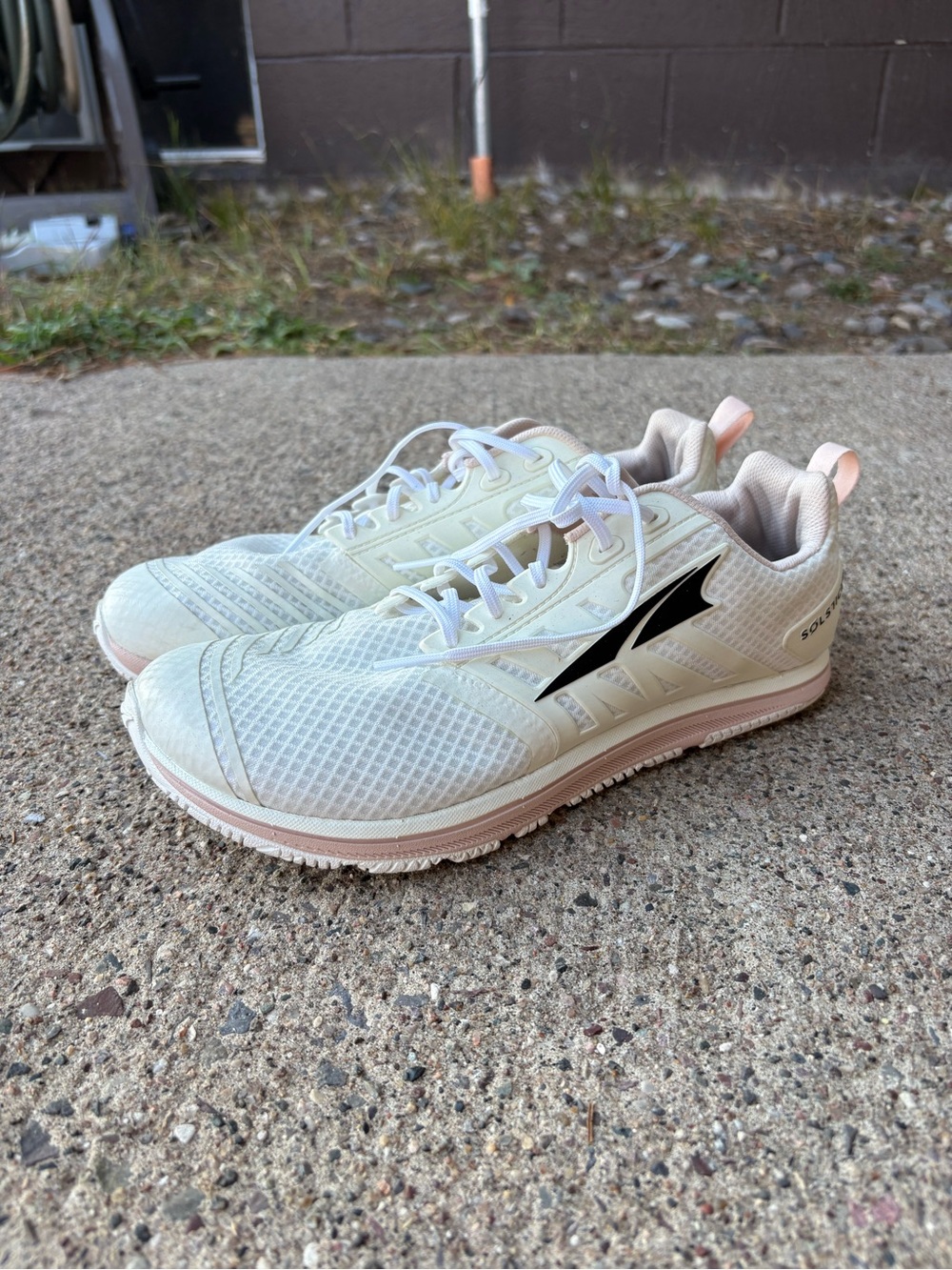 Altra Solstice XT Shoes Womens Size 9 White Training Sneakers